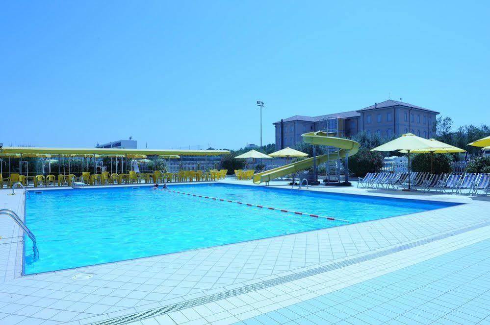 Hotel In Cesenatico Eksteriør billede