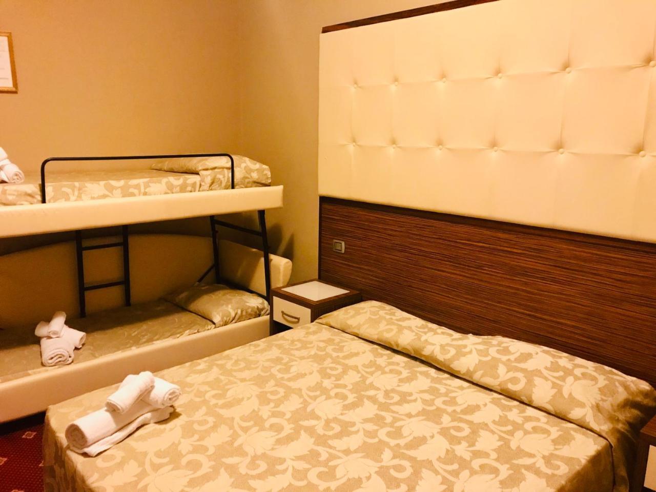 Hotel In Cesenatico Eksteriør billede